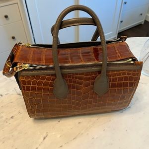 NEW Mila Handbag with detachable strap and dust bag